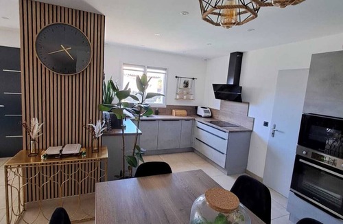 Lunel House | Maison Contemporaine Idéale Pour Famille