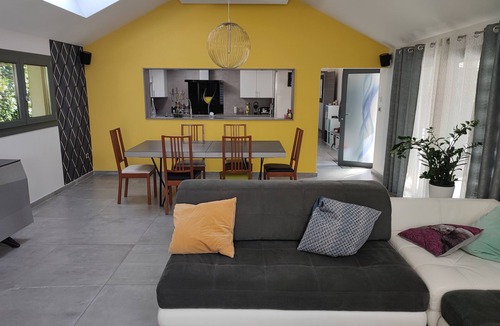 Brignoud House | Maison Conviviale Avec Piscine