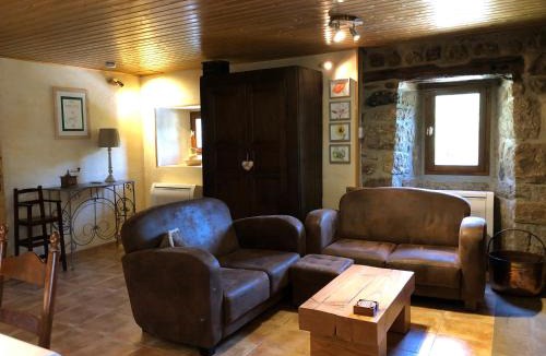 Chaneac House | Maison Coquelicot