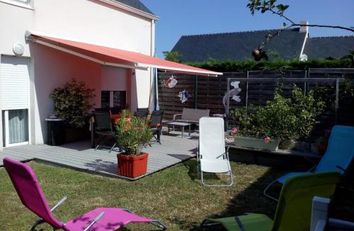 Guerande House | Maison cosy à Guérande, proche cité médiévale, avec jardin, terrasse, fibre et home cinéma. - FR-1-306-970