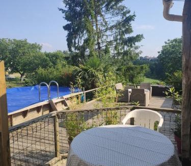 Habas Apartment | Maison cosy à la campagne, piscine et tranquillité