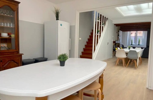 Croix House | Maison cosy 5 chambres exterieur centre ville