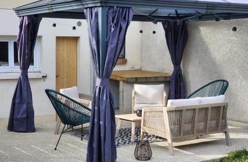 Favieres House | Maison cosy avec jardin, Disney