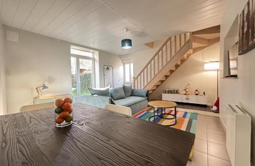 Couhe House | Maison Cosy & Colorée à Valence-en-Poitou Jardin & Parking
