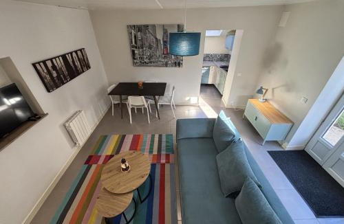 Couhe House | Maison Cosy & Colorée à Valence-en-Poitou Jardin & Parking