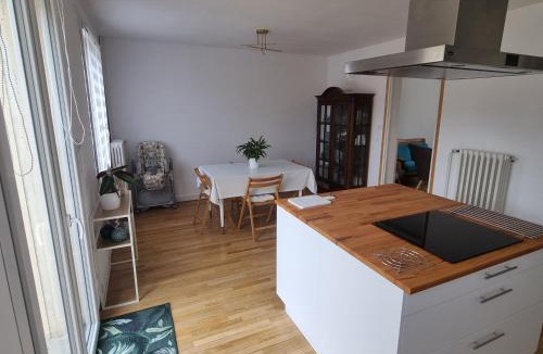 Chalons-en-Champagne House | Maison cosy avec Balnéo & jardin