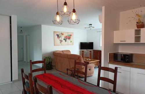 Le Sequestre House | Maison cosy tout confort dans un cadre de verdure