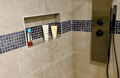 Meyzieu Nord Ouest Bed & Breakfast | Maison Cosyli