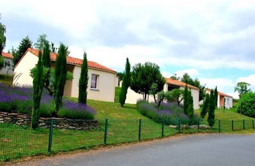 Les Epesses Condo | Maison Cute Près du Puy de Fou | Parking
