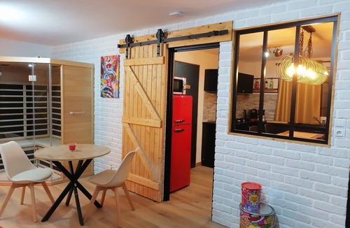 Calais House | Maison Déco Pop Et Chaleureuse Avec Spa, Sauna