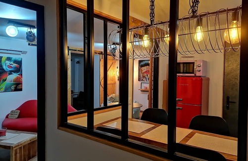 Calais House | Maison Déco Pop Et Chaleureuse Avec Spa, Sauna