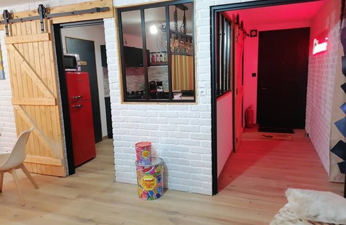 Calais House | Maison Déco Pop Et Chaleureuse Avec Spa, Sauna