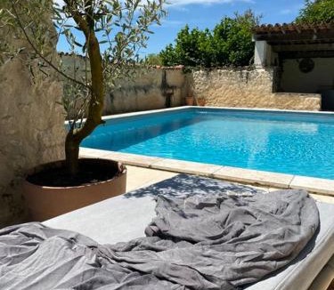 Salles-Lavalette House | Maison d'Amis