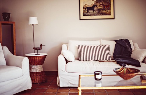 Ambillou House | Maison d'Annie - Country house, meadow view, sleeps 4
