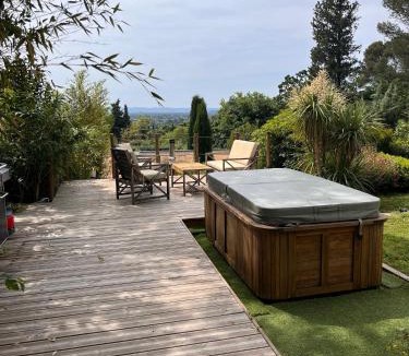 Villeneuve-les-Avignon Villa | Maison d'architecte avec vue sur les Alpilles