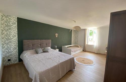 Barbezieux-Saint-Hilaire House | Maison du bonheur