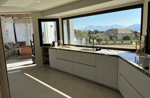 Brison-Saint-Innocent Villa | Maison D'architecte au Bord du Lac du Bourget