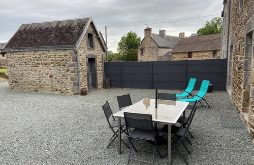 Heugueville-sur-Sienne House | Maison de Campagne