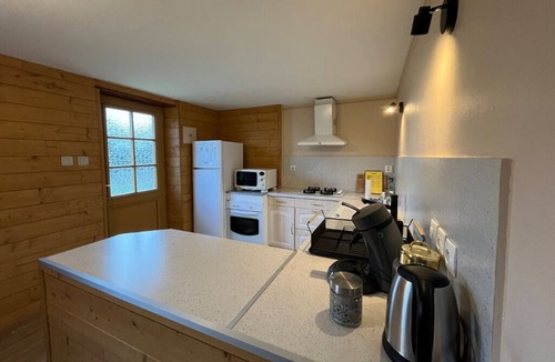 La Roche Foulques Bed & Breakfast | Maison du verger ideal for family/friend & professional stay