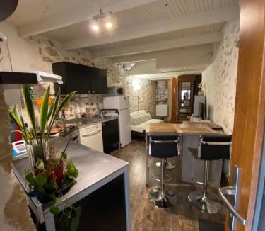 Saint-Genies-de-Fontedit House | maison de village atypique