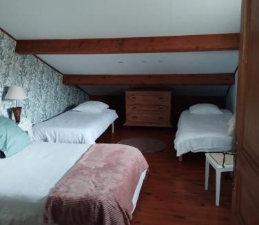 Saint-Georges-Haute-Ville House | Maison d'hôtes le clos de la Presle, Compostelle