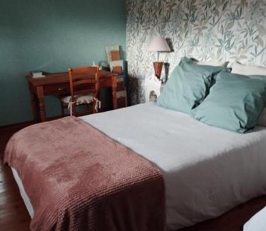 Saint-Georges-Haute-Ville House | Maison d'hôtes le clos de la Presle, Compostelle