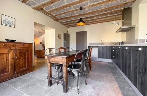 Saint-Hilaire-d'Ozilhan House | Maison de village avec piscine
