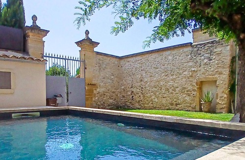 Saint-Hilaire-d'Ozilhan House | Maison de village avec piscine