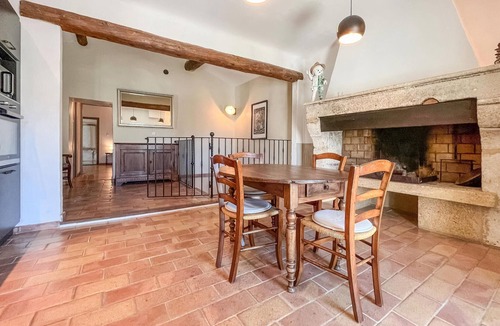 Saint-Hilaire-d'Ozilhan House | Maison de village avec piscine
