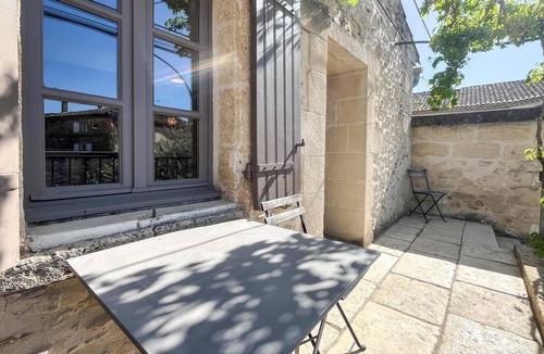 Saint-Hilaire-d'Ozilhan House | Maison de village avec piscine