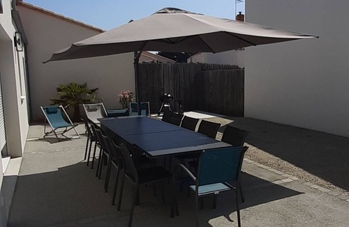 Saint-Vincent-sur-Jard House | Maison de Vacances à 340 m de la Plage, 12 Personnes