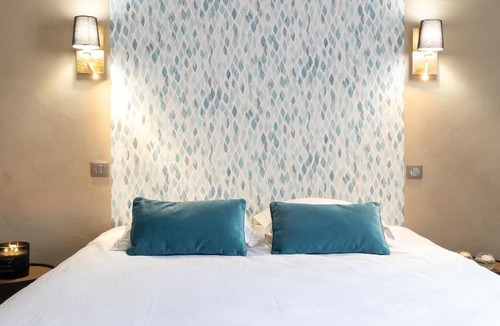 Sainte-Cecile-les-Vignes Bed & Breakfast | Maison d'hôtes 1800