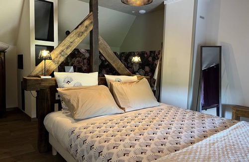 Saint-Etienne-en-Cogles House | Maison D'hôte Avec Jacuzzi à la Campagne