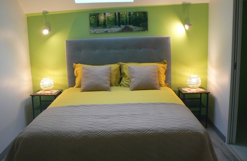 Saint-Laurent-la-Roche Bed & Breakfast | Maison D'hôtes Chambre Champêtre