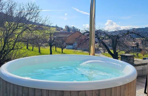 Siviriez Villa | Maison d'hôtes avec cinéma privé et bain nordique chauffé