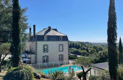 Pouzauges Bed & Breakfast | Maison d'hôtes et gîtes La Chouannerie à côté du parc du Puy duFou