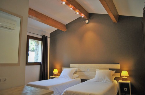 Guitera-les-Baines Bed & Breakfast | Maison D’Hôtes Zella