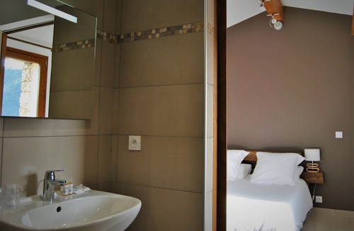 Guitera-les-Baines Bed & Breakfast | Maison D’Hôtes Zella