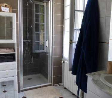 Magny-les-Hameaux Bed & Breakfast | Maison d'hôtes La Source