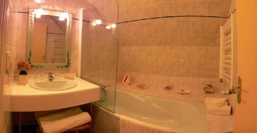 Rochefort-Montagne Bed & Breakfast | Maison d'Hôtes La Nichée