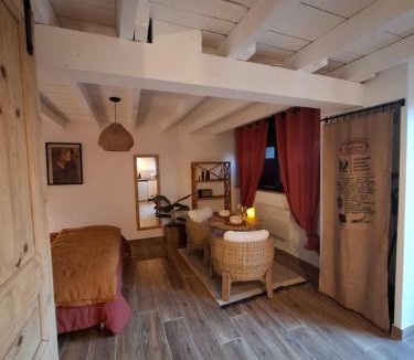 Saint-Jean-du-Gard House | Maison d'hôtes avec piscine à Saint Jean du Gard, Les Ecuries de la Magdelaine