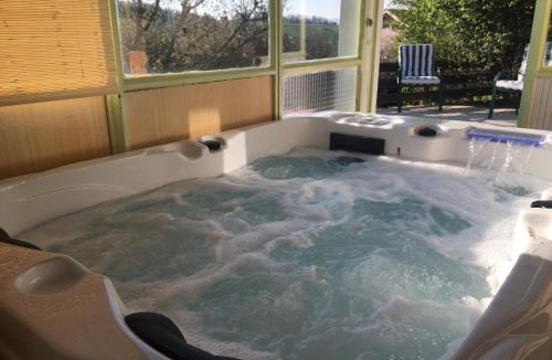 Maringes Bed & Breakfast | Maison d'Hôtes L'Escale Du Loup Blanc