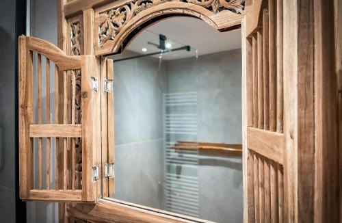Sapois Bed & Breakfast | Maison d'hôtes Les Roches Fleuries