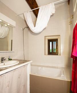 Bollene Bed & Breakfast | Maison d'Hôtes Lou Geneste