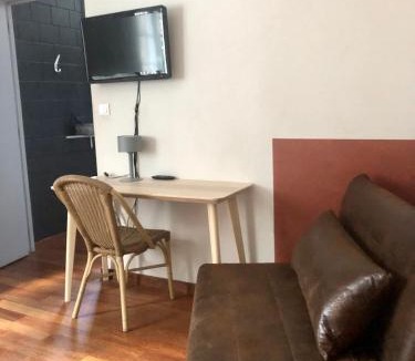 Campan Hotel | Maison d'hoursentut