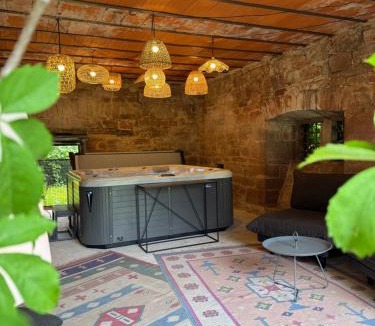 Meyssac Bed & Breakfast | Maison Dada et SPA