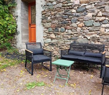 Nantes-en-Ratier Apartment | Maison dans corps de ferme rénovée