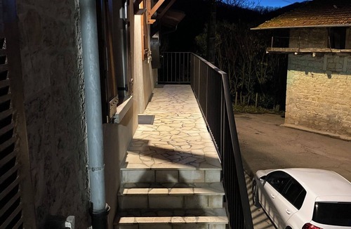 Boyeux-Saint-Jerome House | Maison Dans un Village Viticole