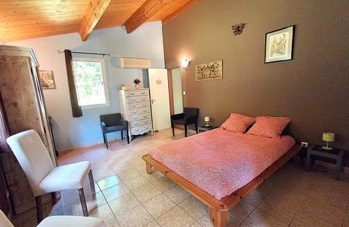 Le Poet-Laval House | Maison dans parc arboré