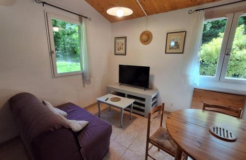 Le Poet-Laval House | Maison dans parc arboré